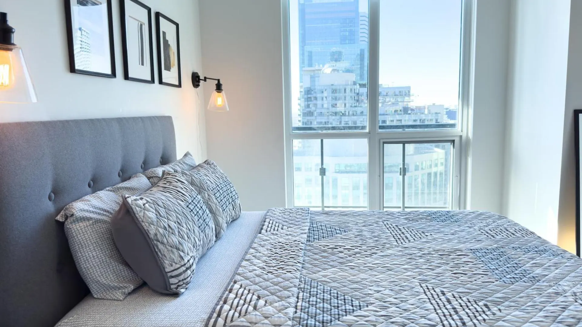 トロントLuxurious 2 Beds Near Cn Tower Scotia Arena Rogers Centre & Free Parkingアパートメント 0*, トロント カナダ